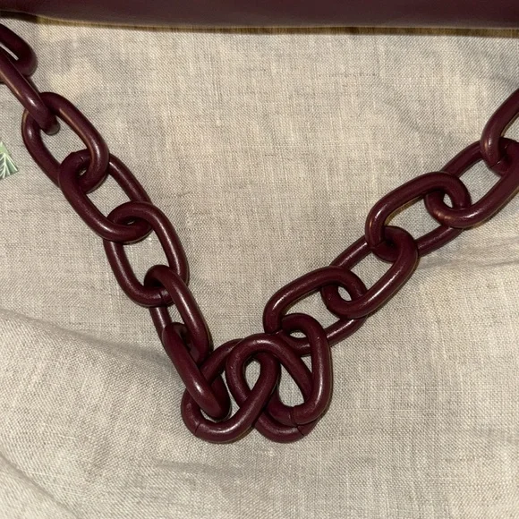 NWT Badgley Mischka Wrapped Frame Clutch: Plum
Perfect fall bag - Picture 3 of 9